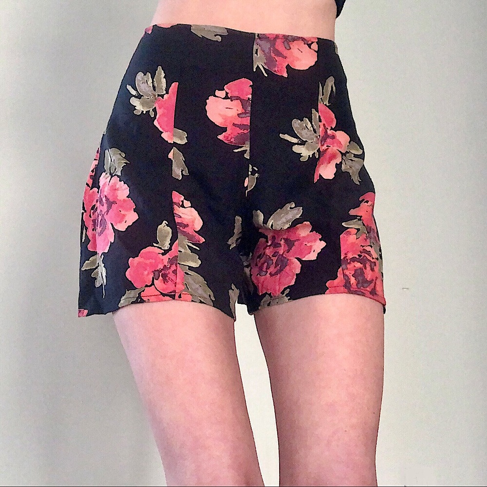 Kimchi Blue High Waist Floral Shorts